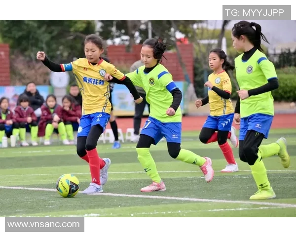 足球明星与他们可爱孩子的温馨瞬间分享 足球明星与他们可爱孩子的温馨瞬间分享